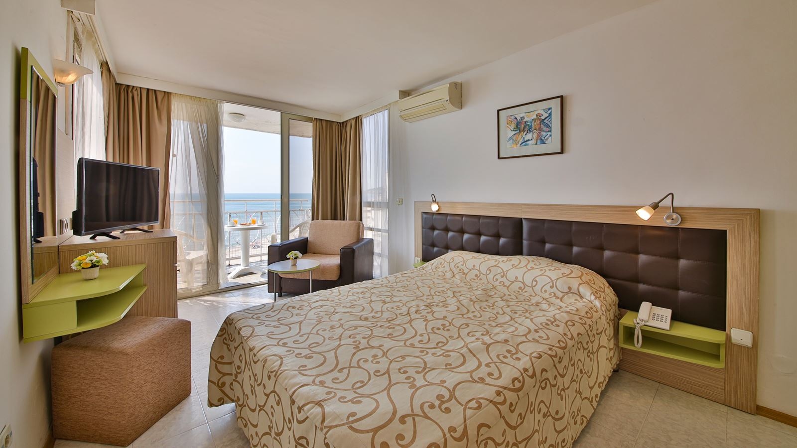 rooms-single-wchild-standard-room-seaview-balcony-or-terrace