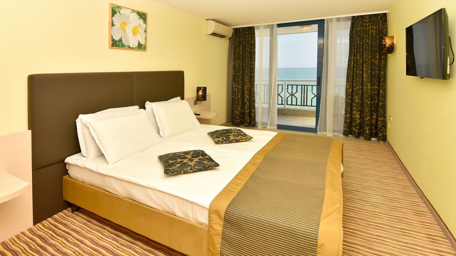 rooms-twin-standard-room-lateralseaview