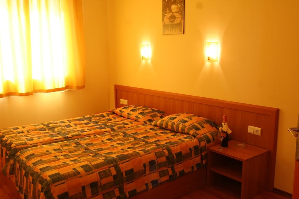 rooms-1-bedroom-standard-apartment