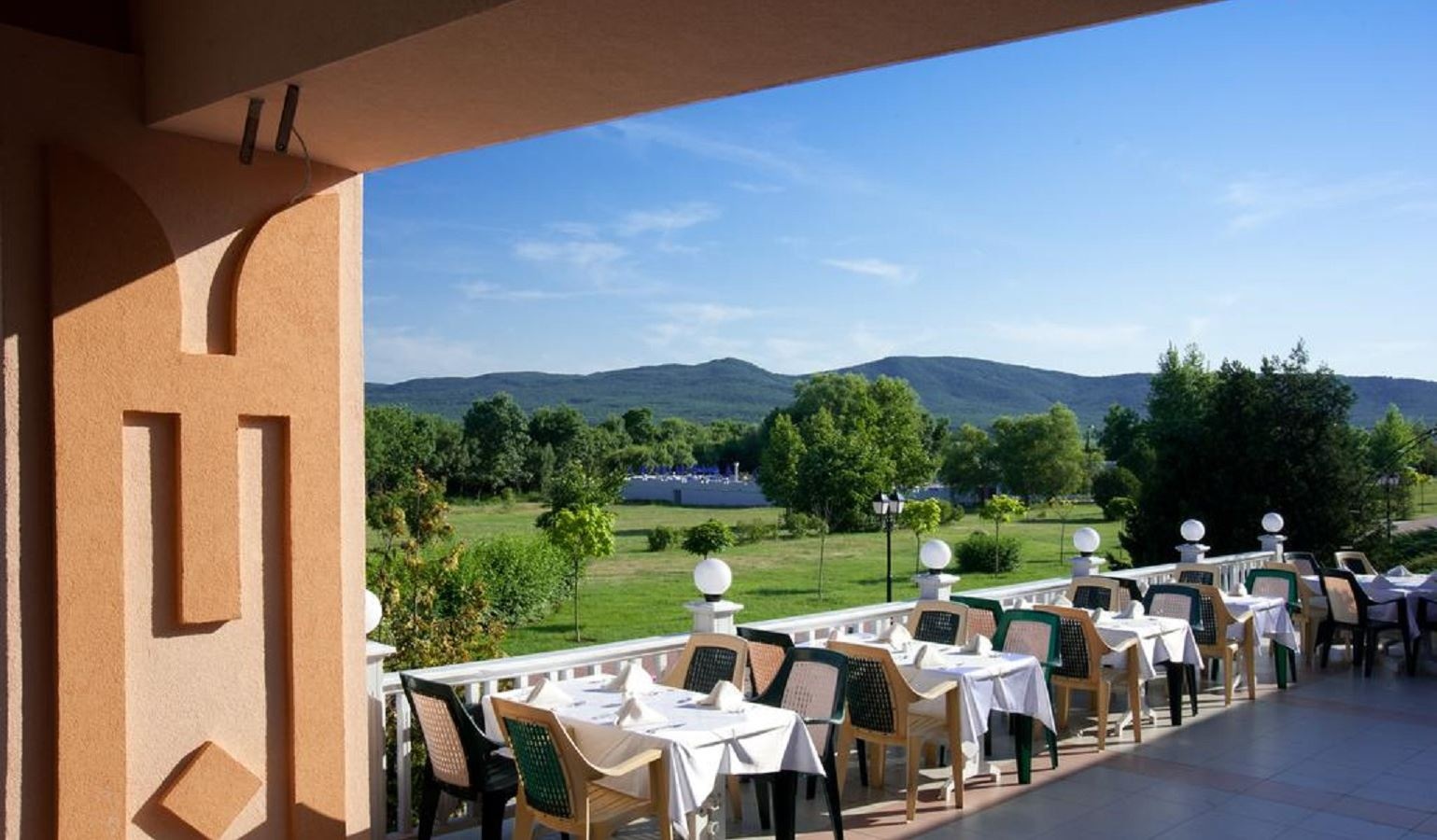 restaurants-restaurants