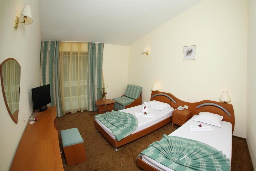 rooms-standard-room-balcony-or-terrace