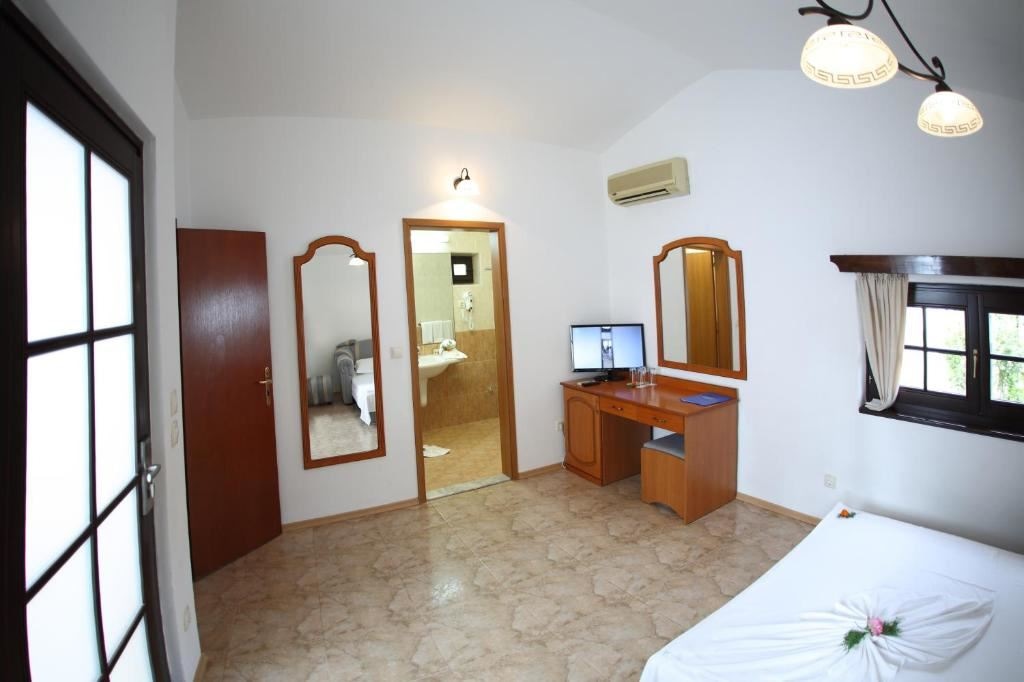 rooms-standard-suite-balcony-promotion