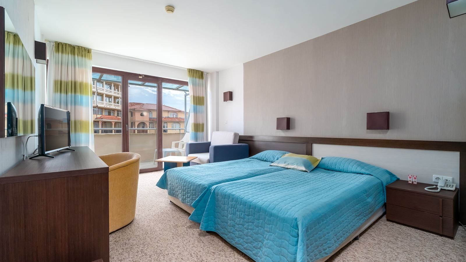 rooms-twin-room-sidesea-view