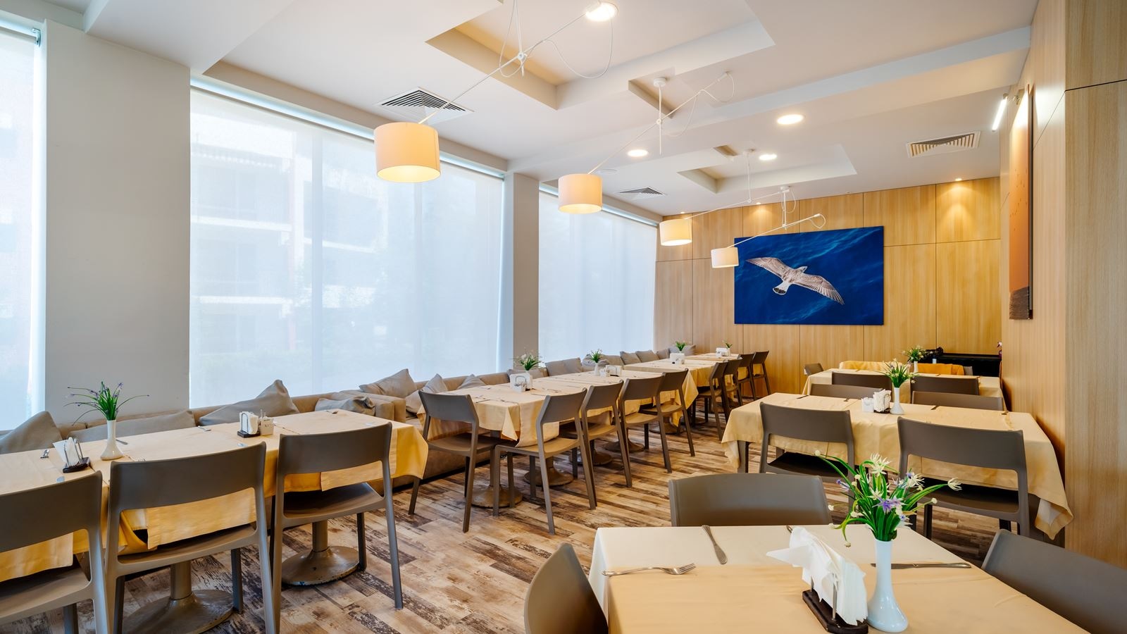 restaurants-main-restaurant