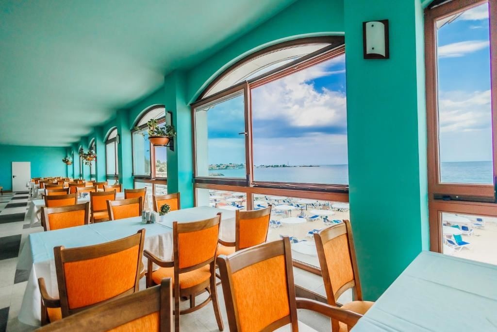 restaurants-restaurant