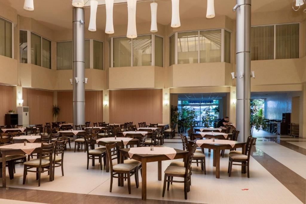 restaurants-main-restaurant