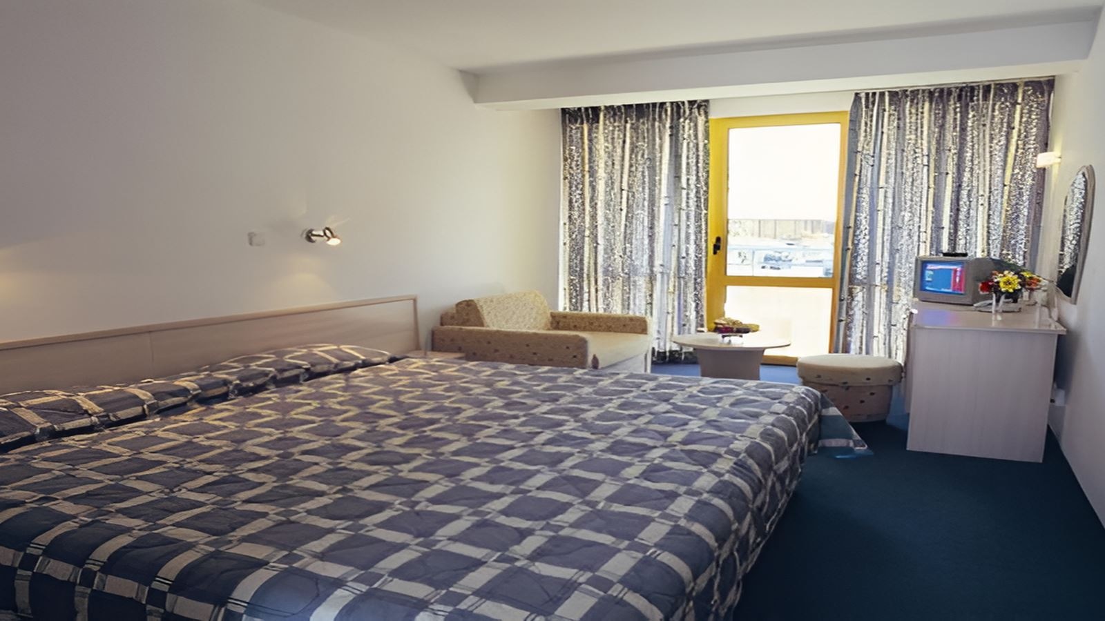 rooms-singleuse-standard-room-balcony