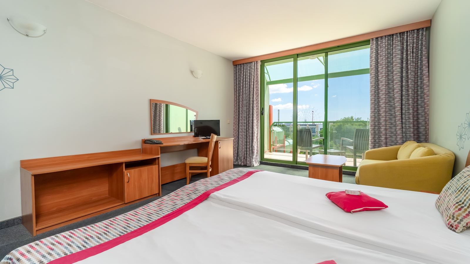 rooms-single-wchild-standard-room