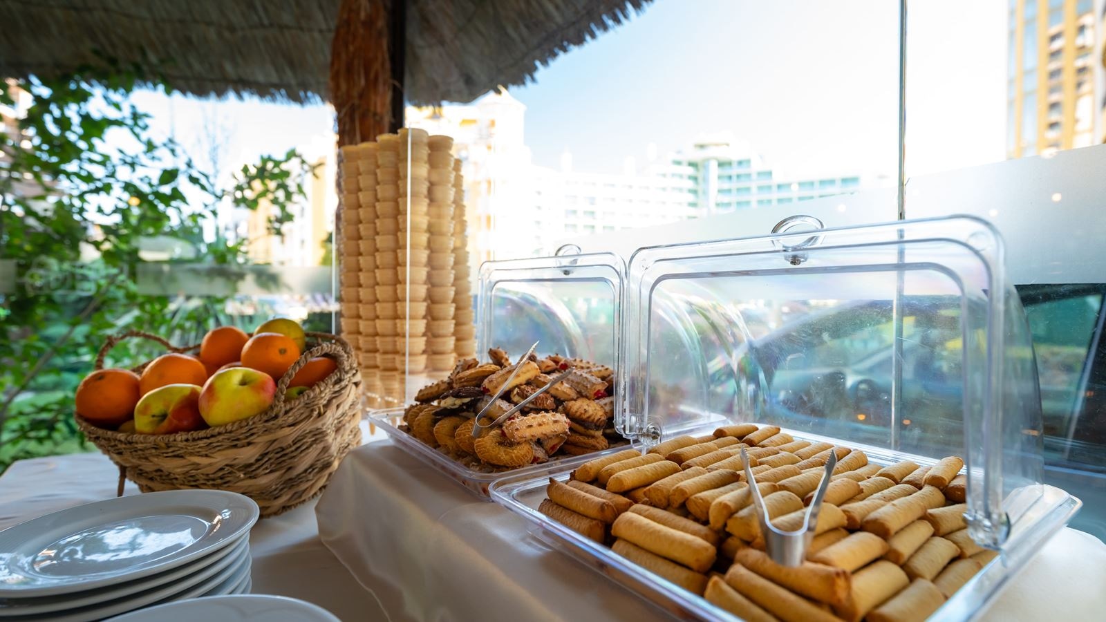 restaurants-pool-bar