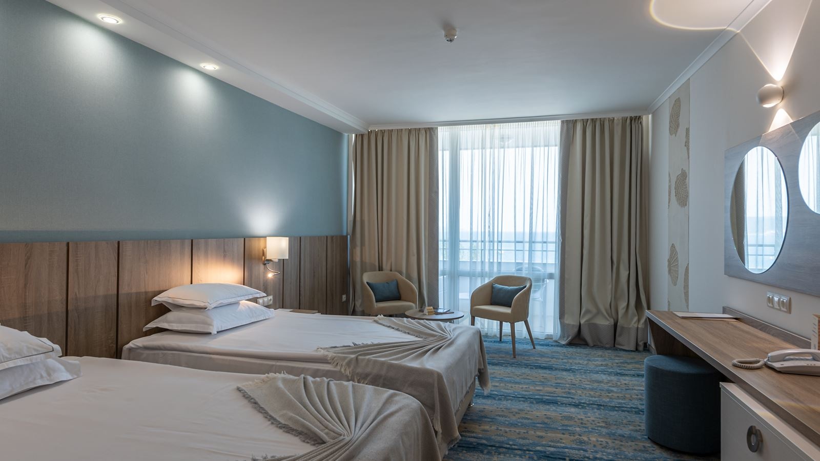 rooms-twin-superior-room-seaview-balcony