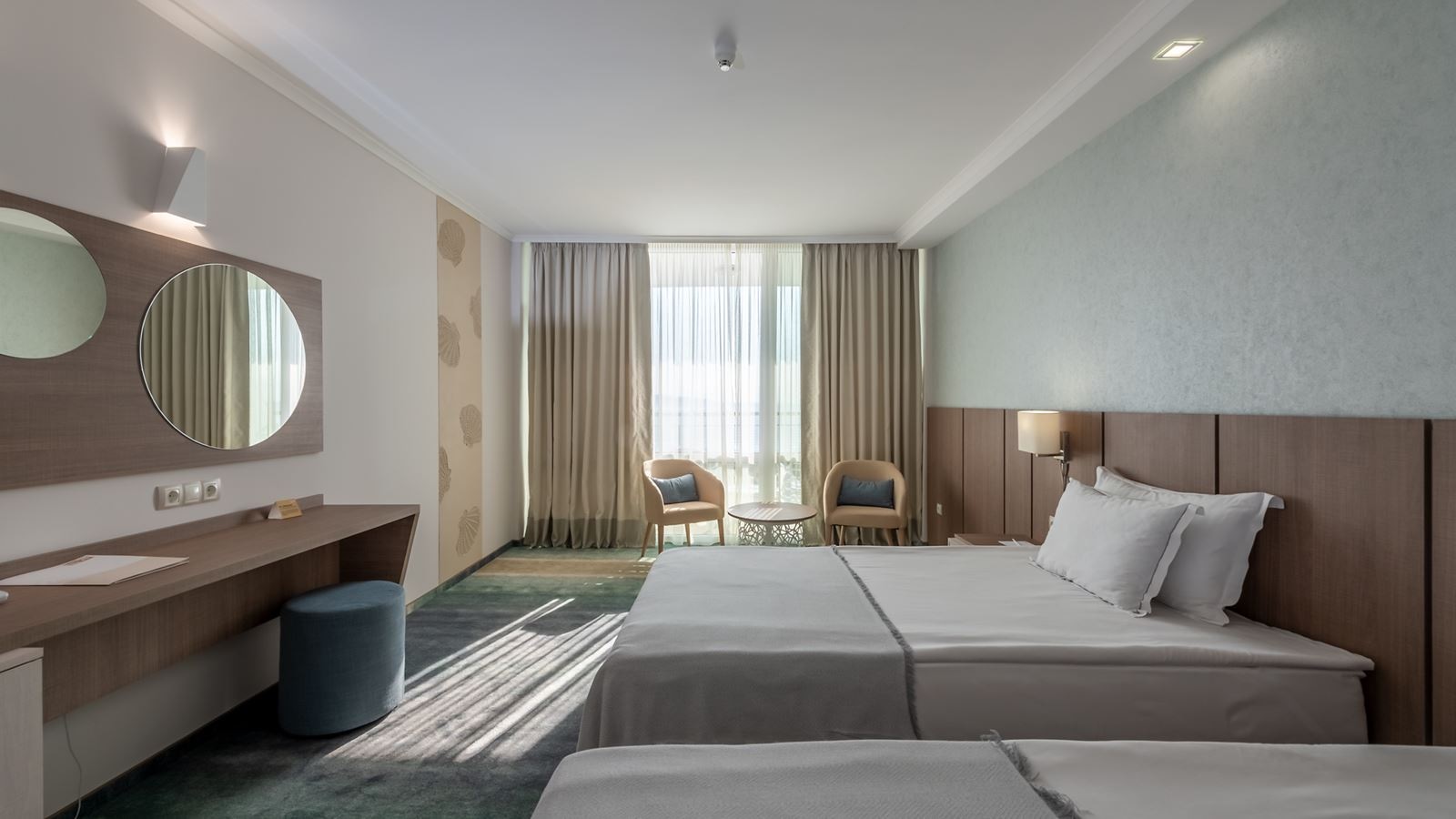 rooms-twin-superior-room-seaview-balcony