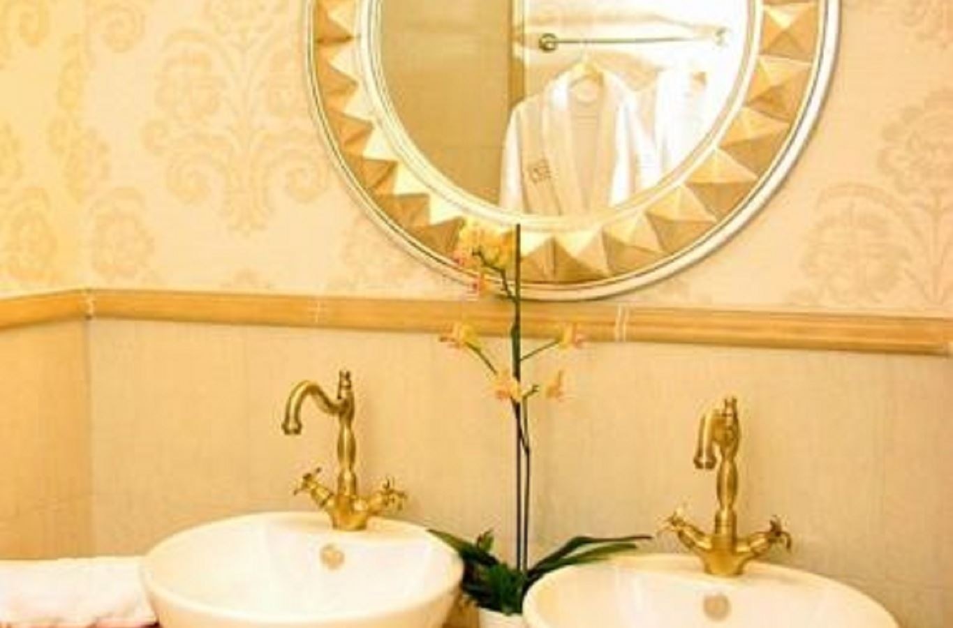 rooms-standard-apartment-balcony-economy