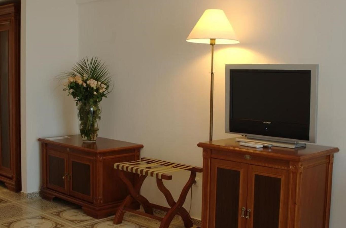 rooms-standard-room-balcony