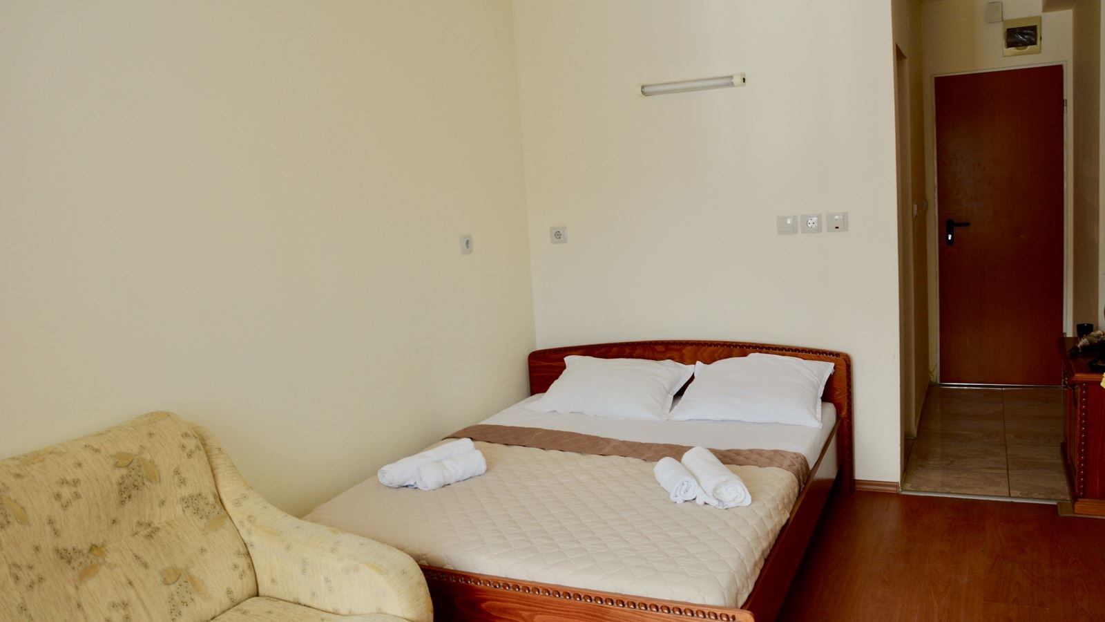 rooms-standard-room-without-balconyterrace-economy