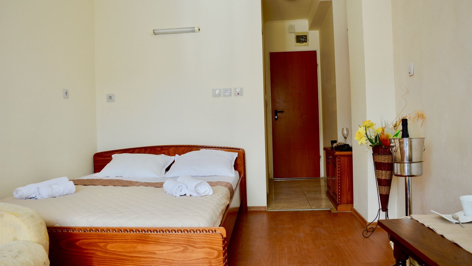 rooms-standard-room-without-balconyterrace-economy