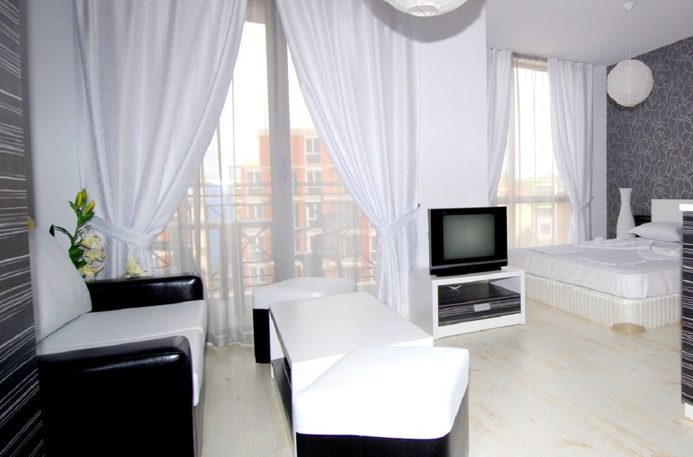 rooms-double-standard-studio-balcony