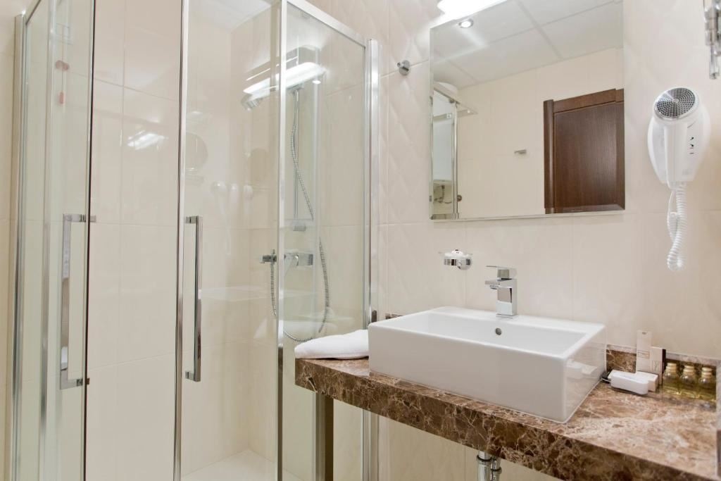 rooms-2-bedroom-standard-apartment