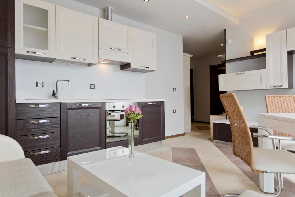 rooms-standard-apartment-landscapeview