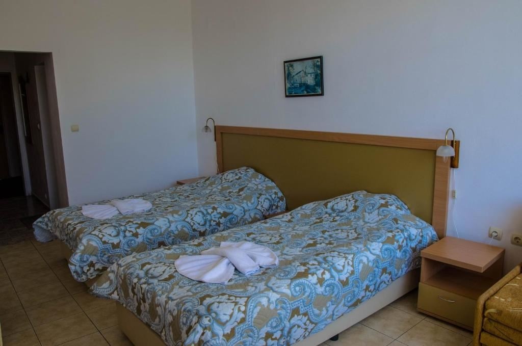 rooms-twin-standard-room-balcony-or-terrace