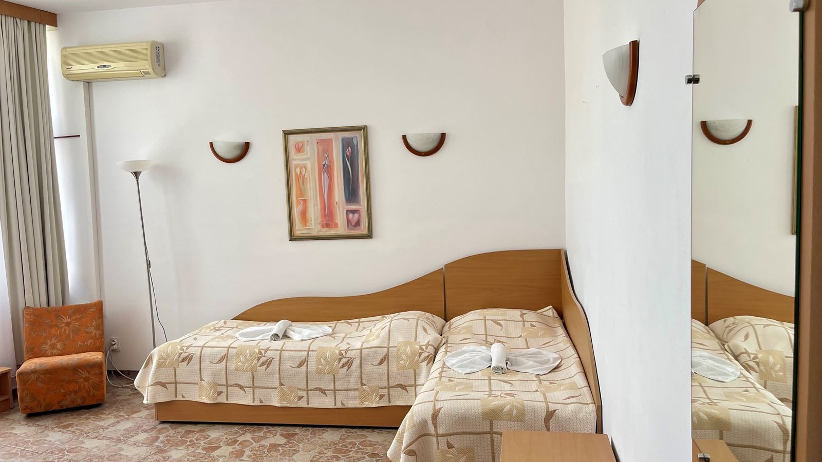 rooms-standard-family-room-balcony-or-terrace