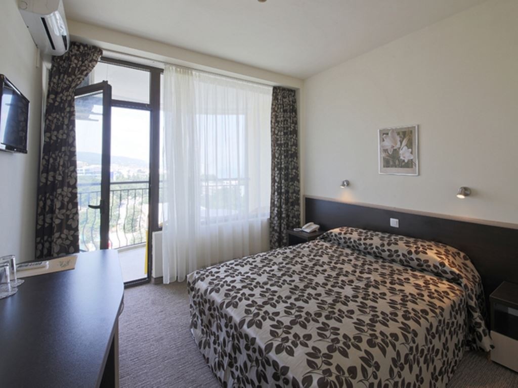 rooms-twin-standard-room-balcony