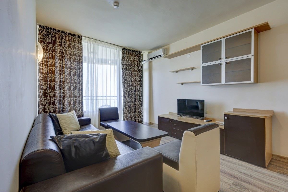 rooms-standard-apartment-balcony