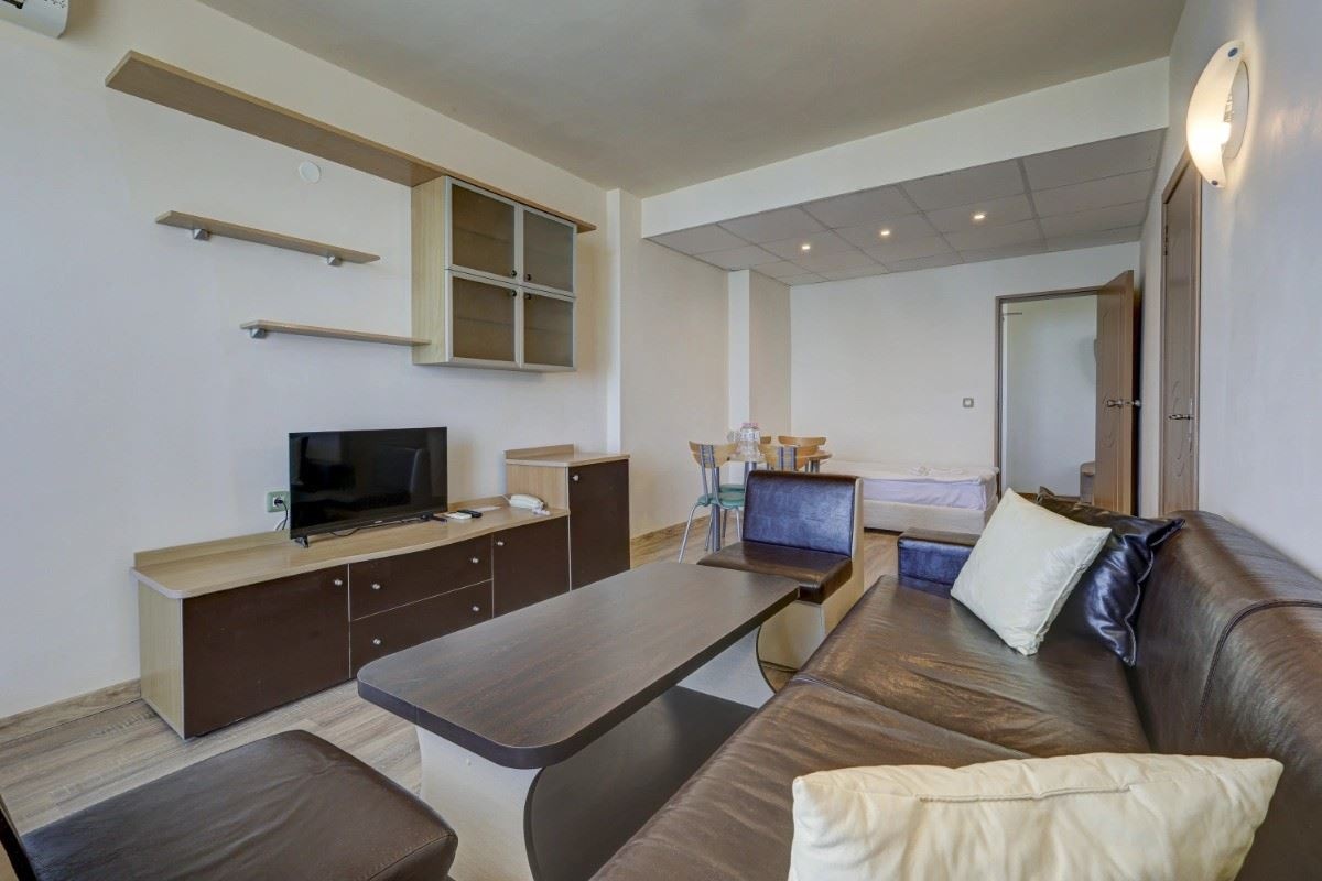 rooms-standard-apartment-balcony