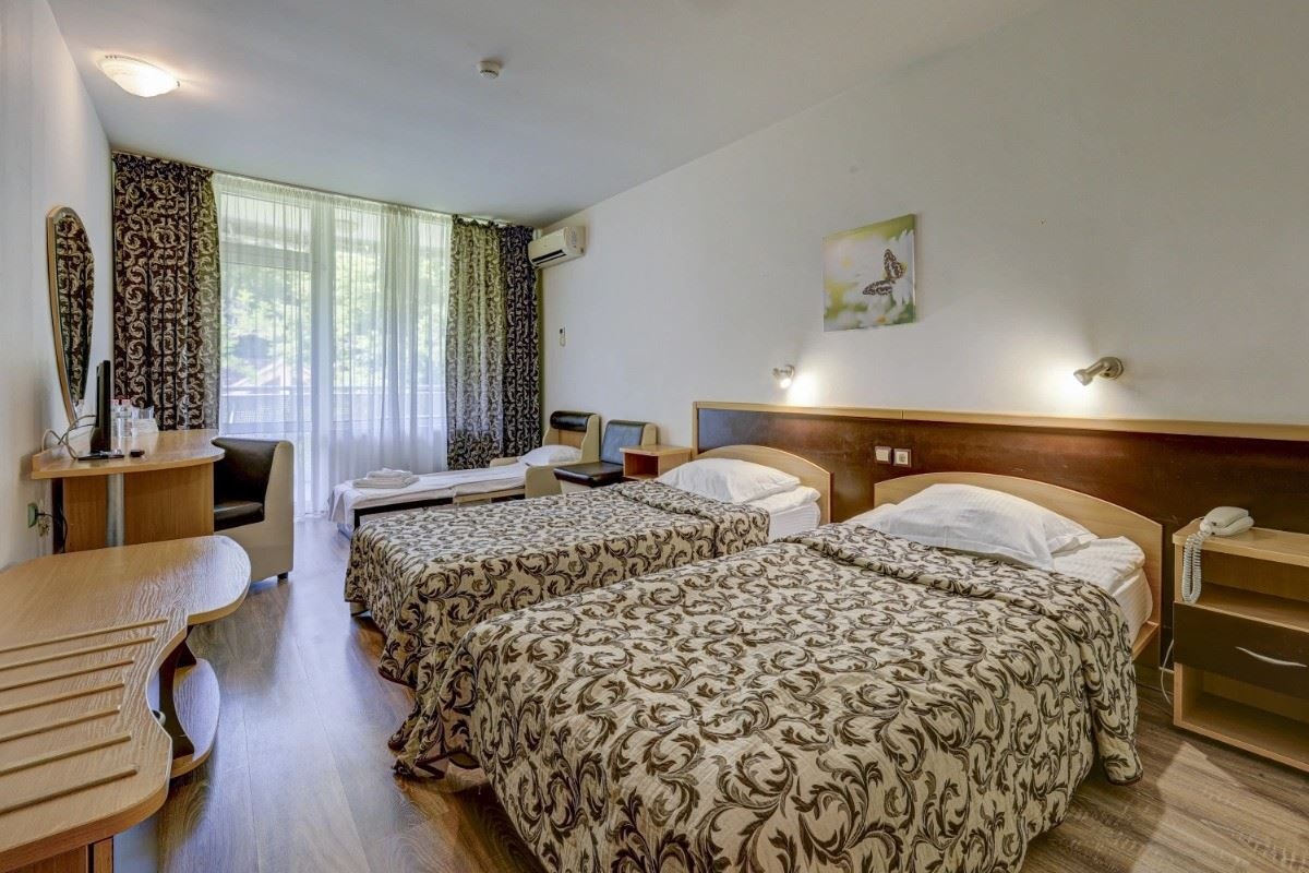 rooms-twin-standard-room-balcony