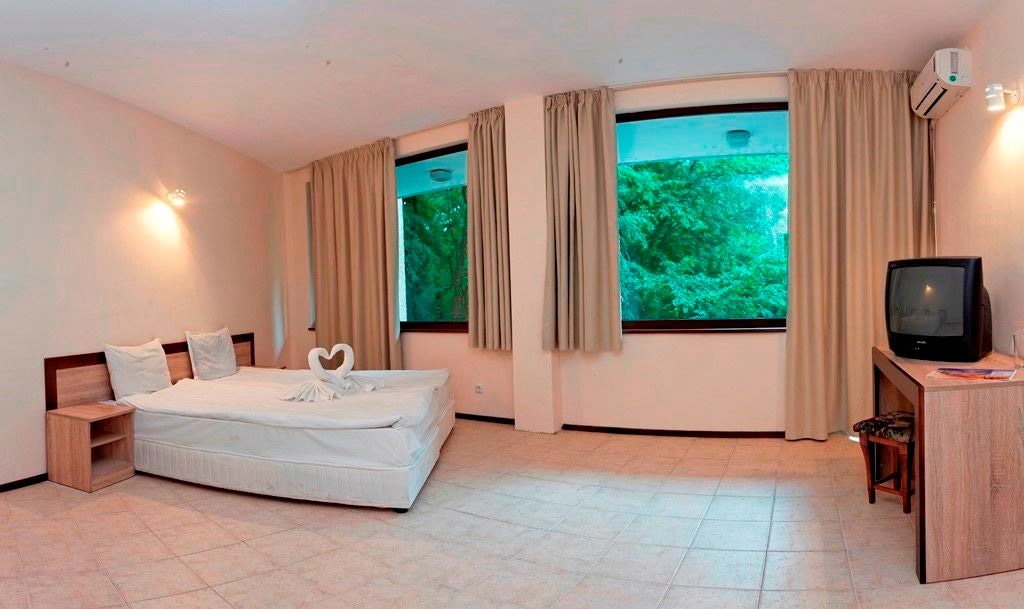 rooms-apartment-standard-double-balcony