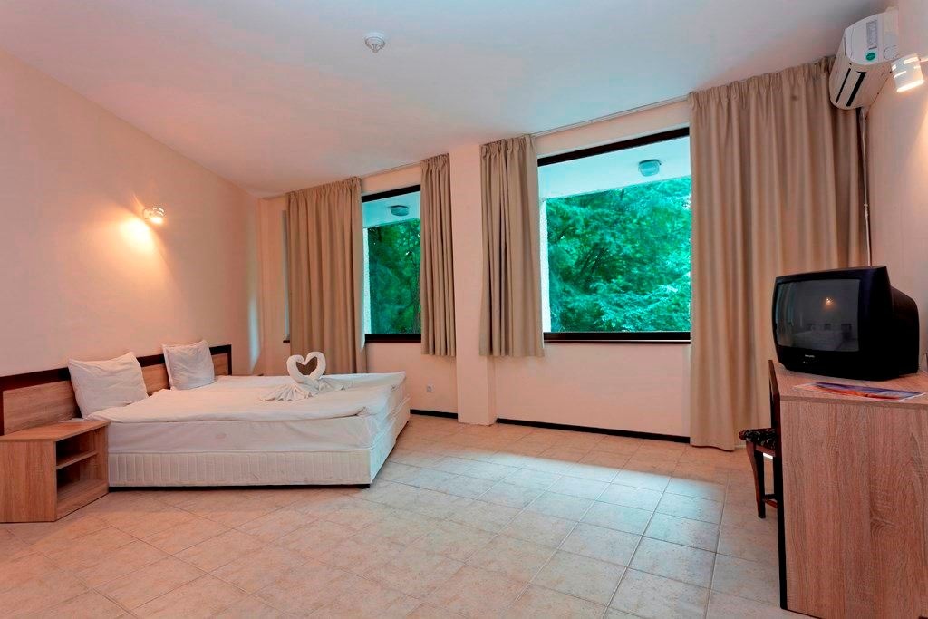 rooms-apartment-standard-double-balcony