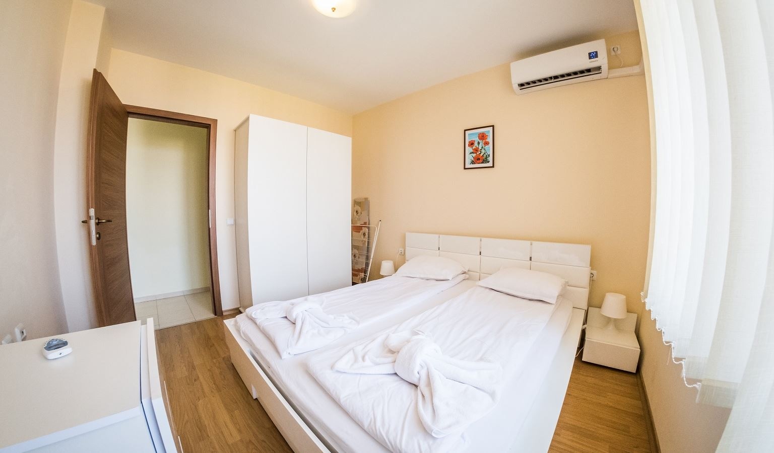 rooms-standard-apartment-balcony-or-terrace