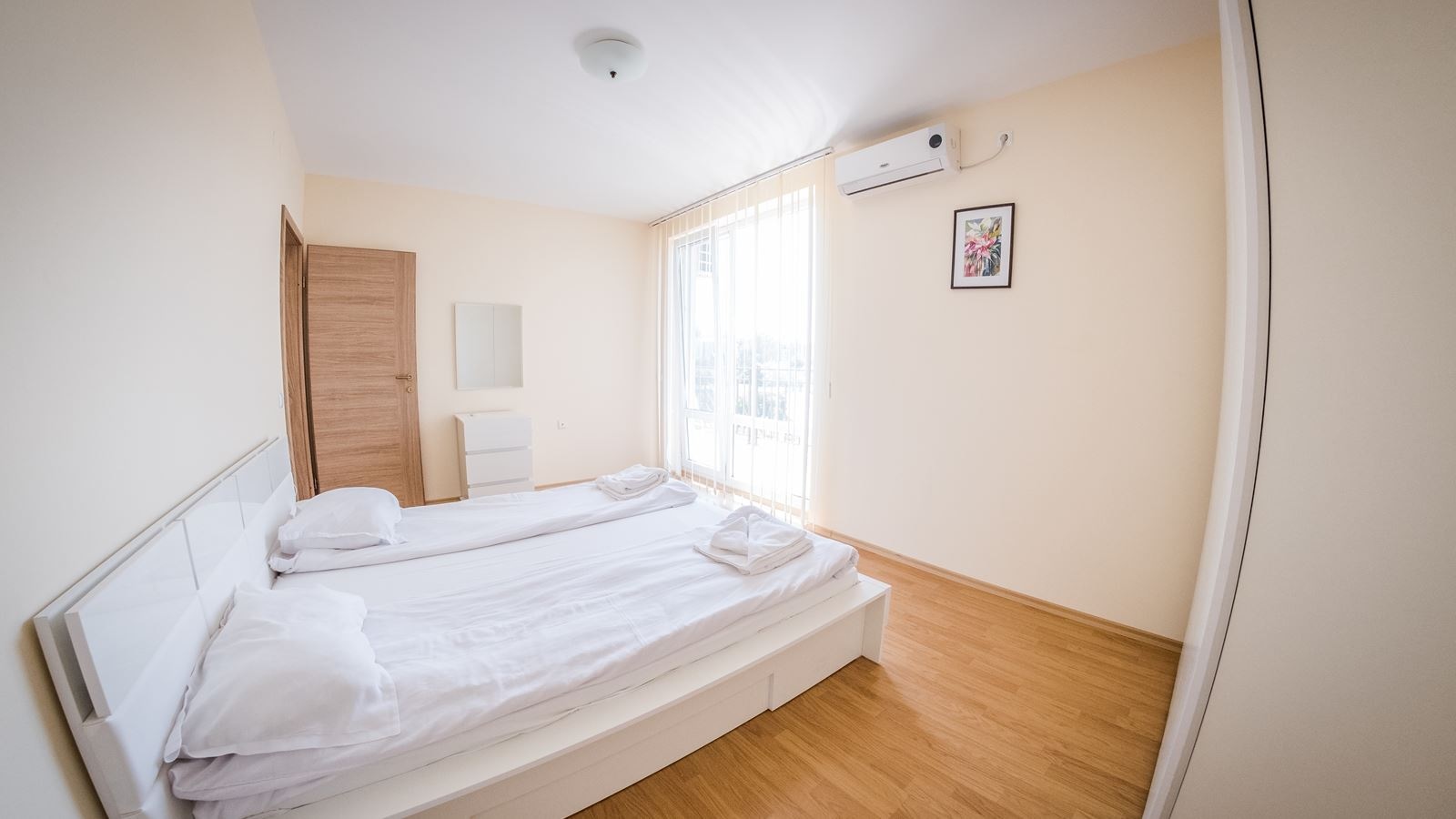 rooms-standard-apartment-balcony-or-terrace