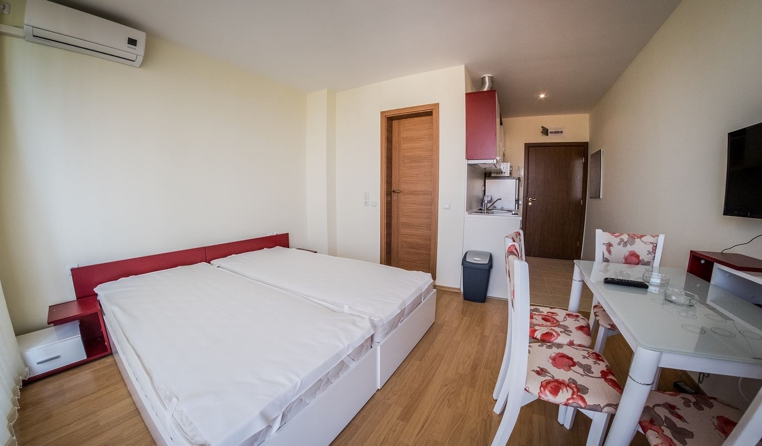 rooms-standard-studio-balcony-or-terrace