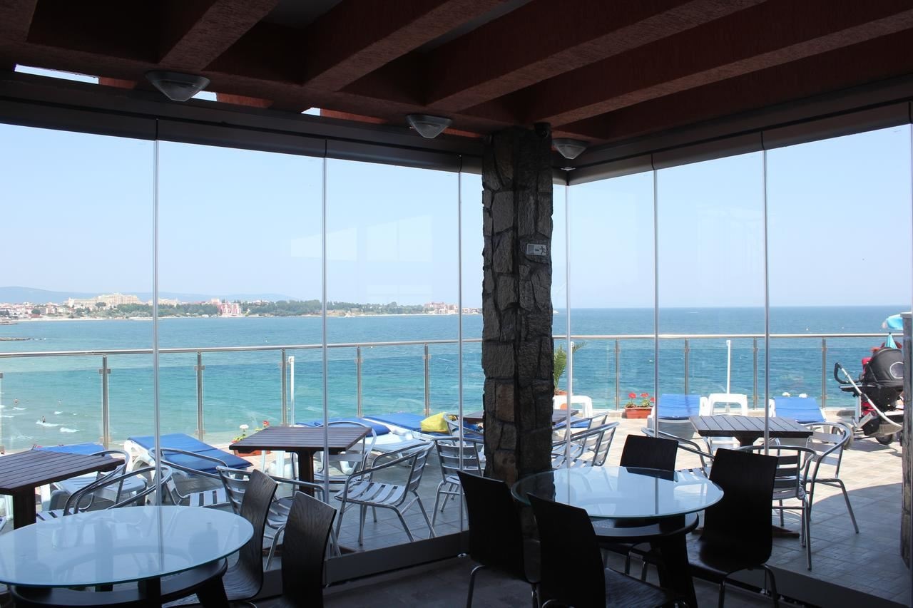 restaurants-restaurants