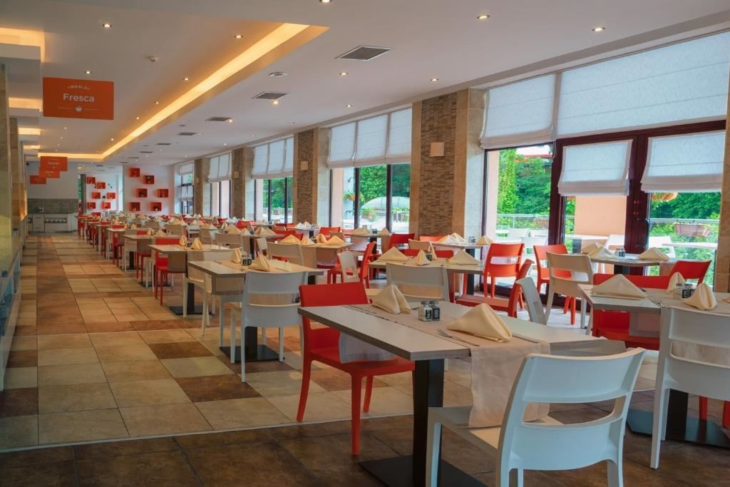 restaurants-restaurants