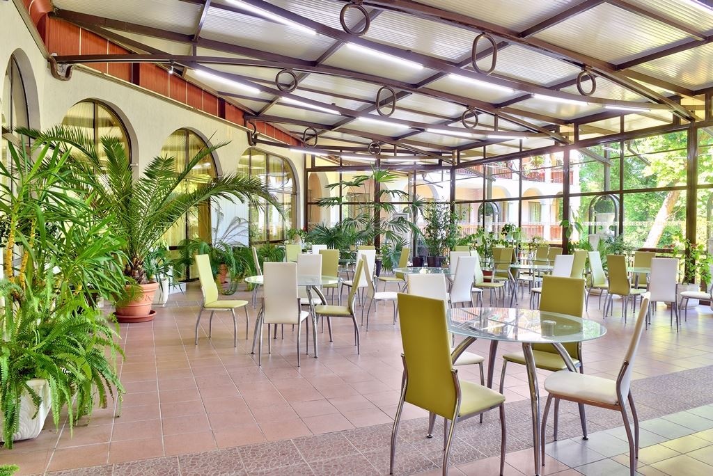 restaurants-main-restaurant