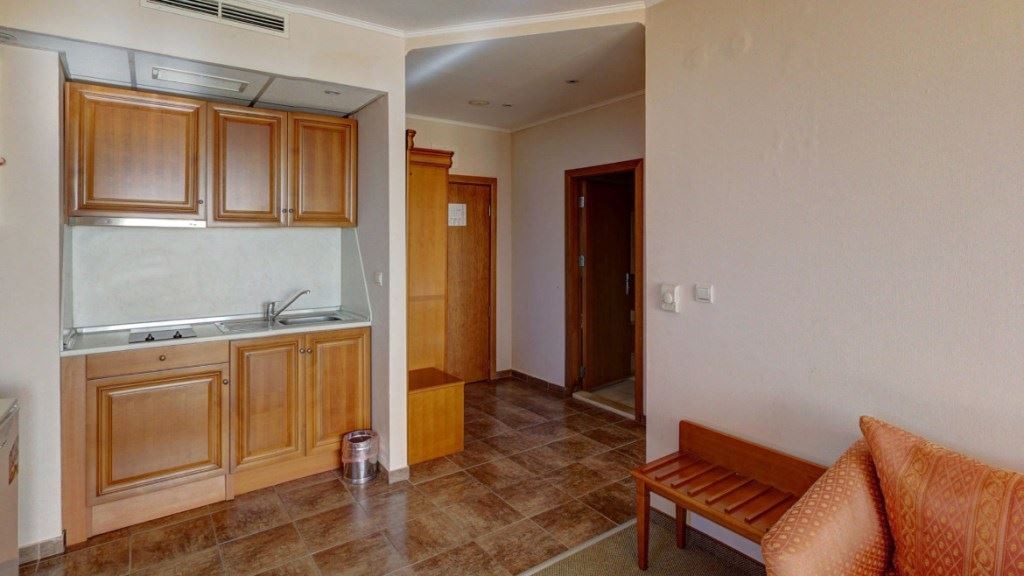 rooms-superior-apartment-balcony