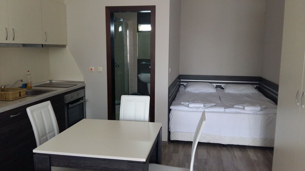 rooms-double-superior-studio-balcony