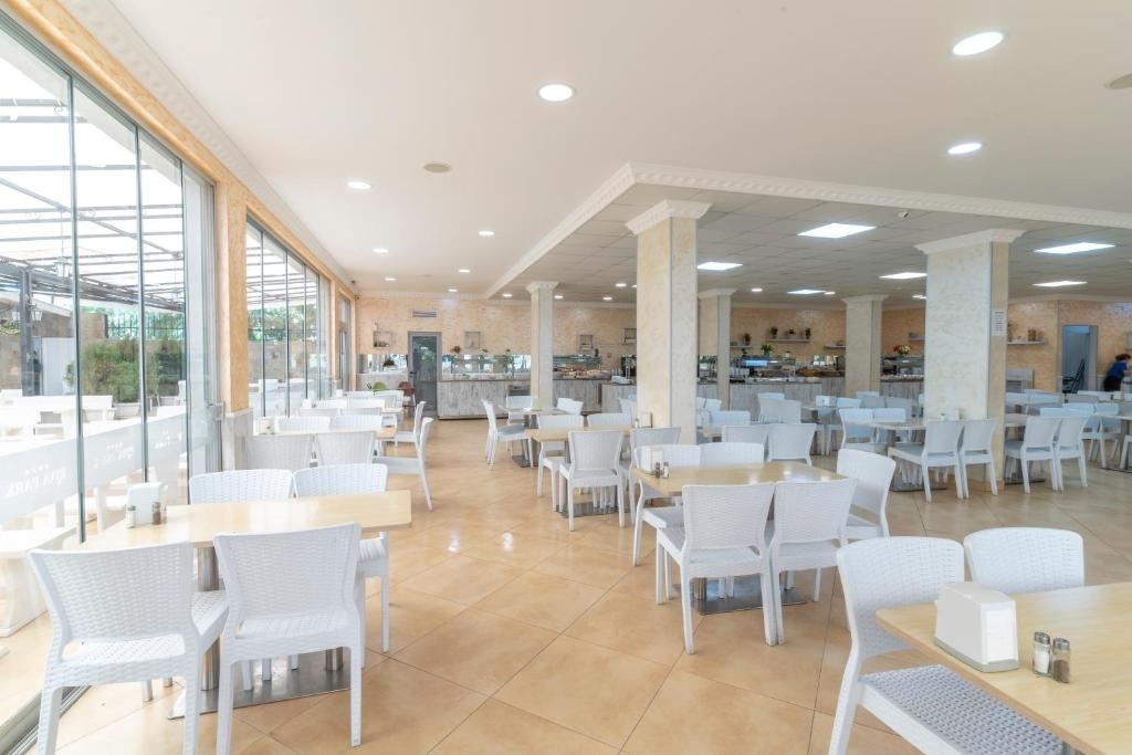 restaurants-restaurants