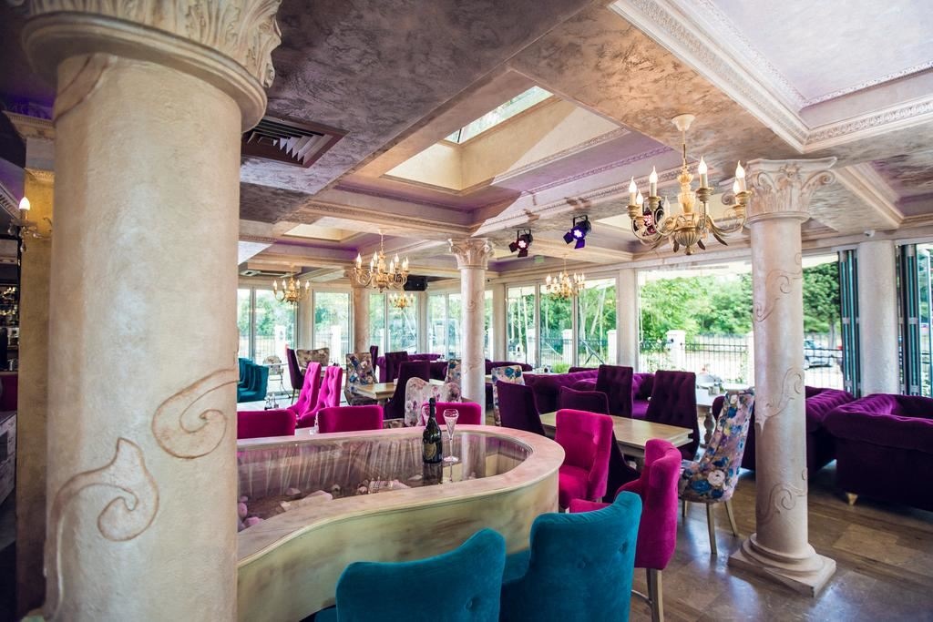 restaurants-restaurants