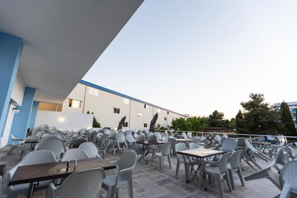 restaurants-restaurants