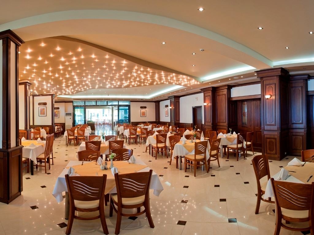 restaurants-restaurant