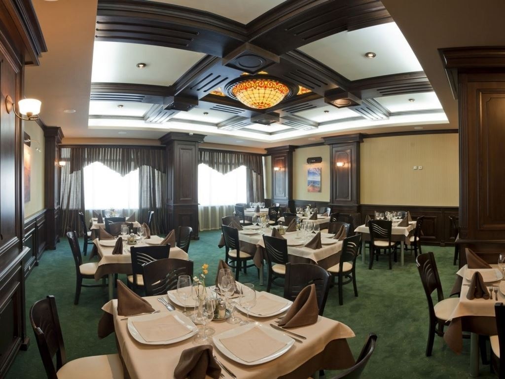 restaurants-restaurant