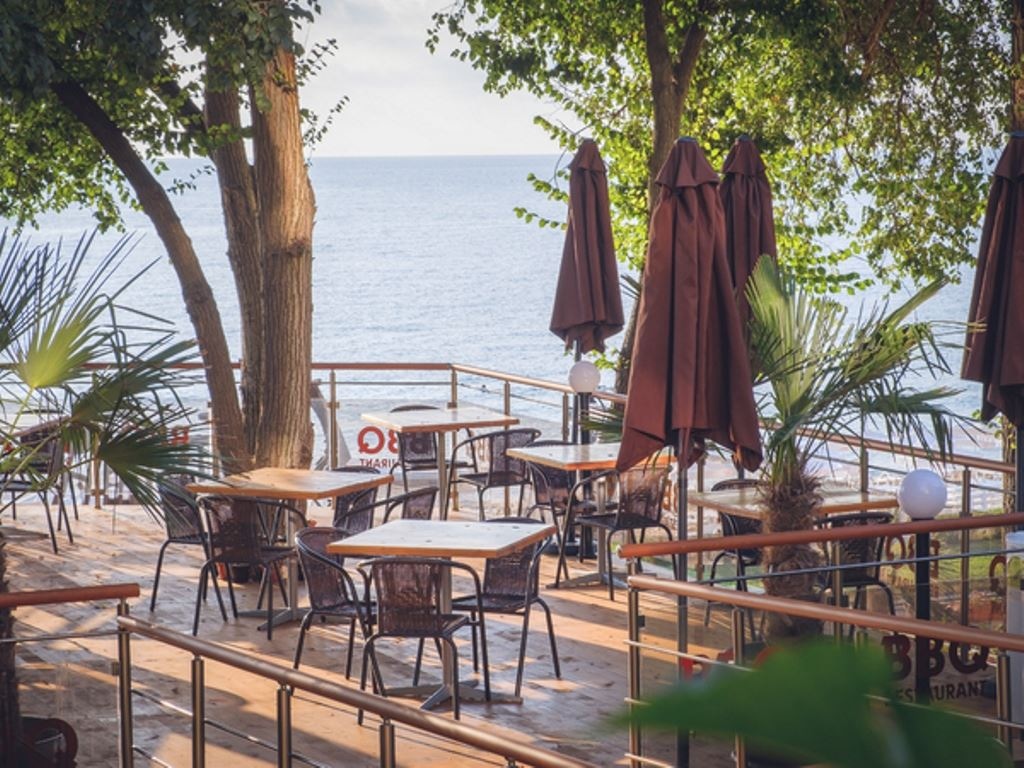 restaurants-restaurant