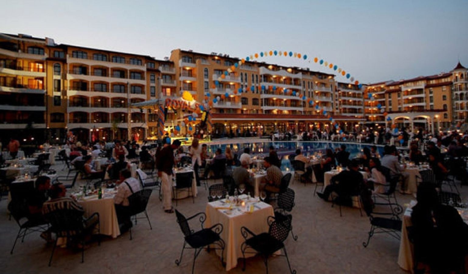 restaurants-restaurant