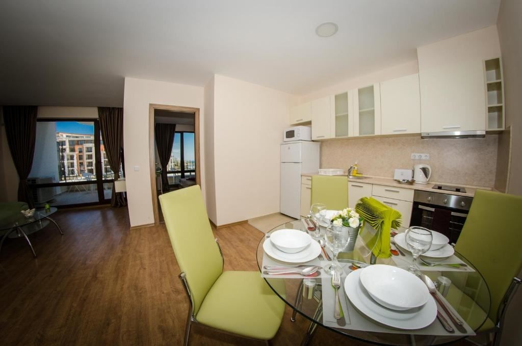 rooms-standard-apartment-balcony-or-terrace