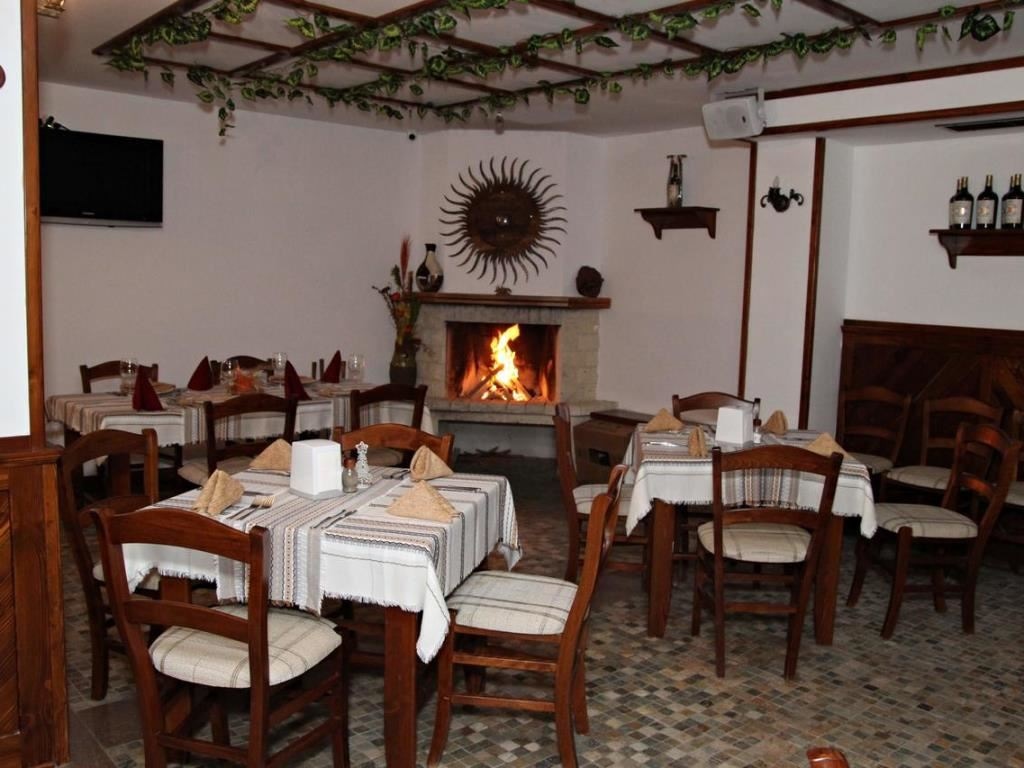 restaurants-restaurant