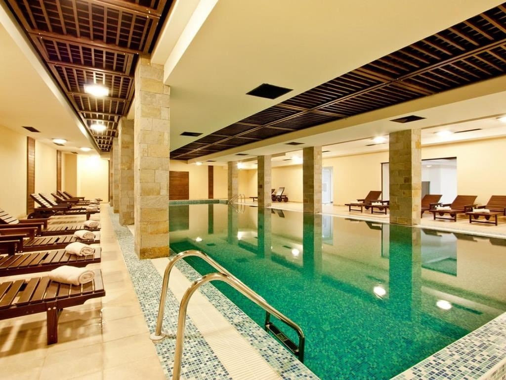 pools-indoor-pool