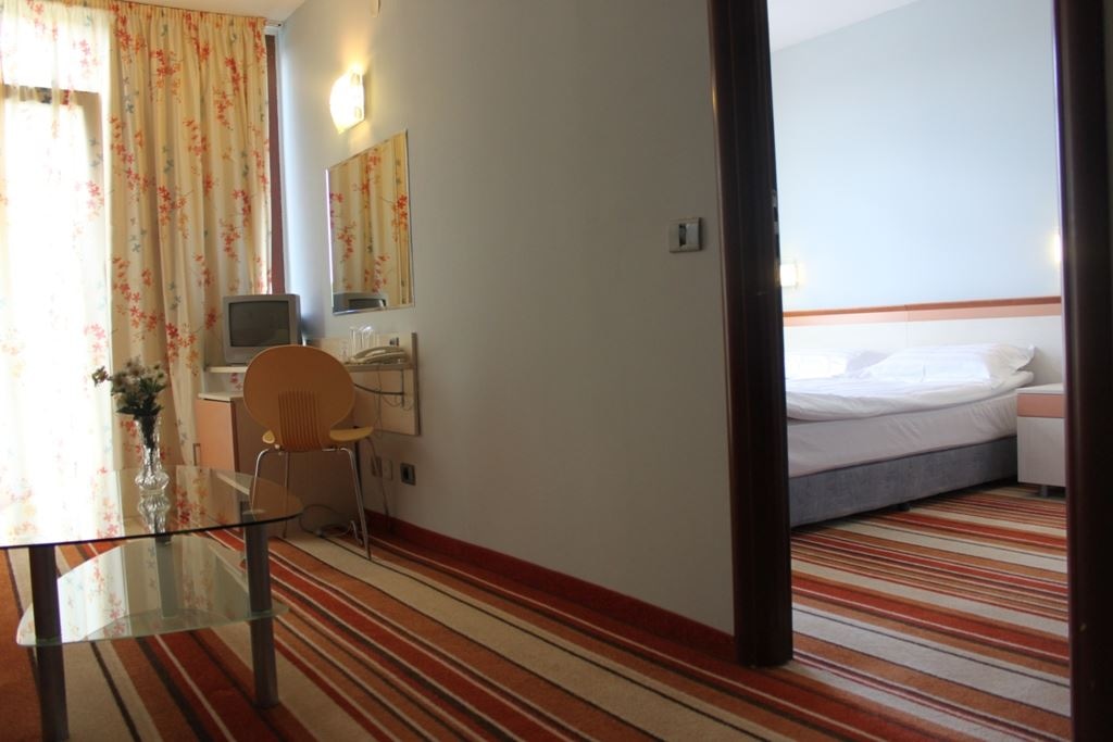 rooms-standard-apartment-balcony