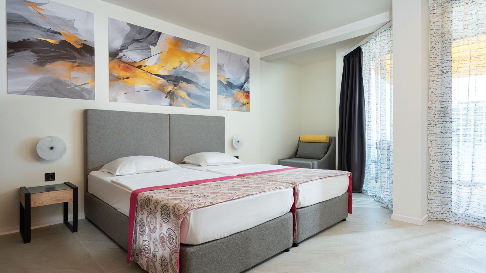 rooms-twin-standard-room-balcony